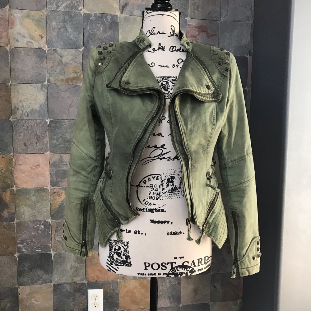 Adorable Green Denim Jacket - Super Cute Fit!